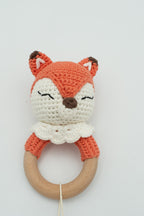 Hochet et anneau de dentition en crochet