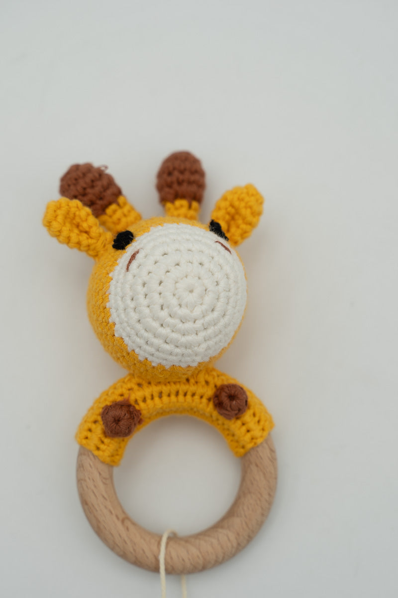 Hochet et anneau de dentition en crochet