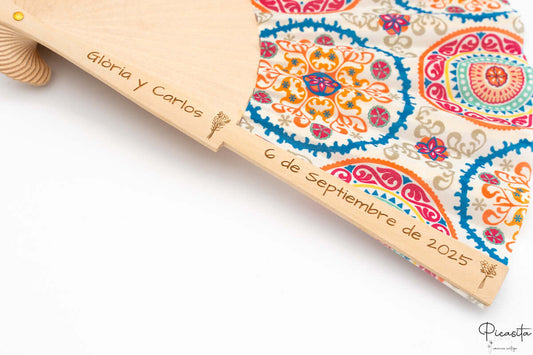 abanicos_de_madera_y_tela_estampado_floral