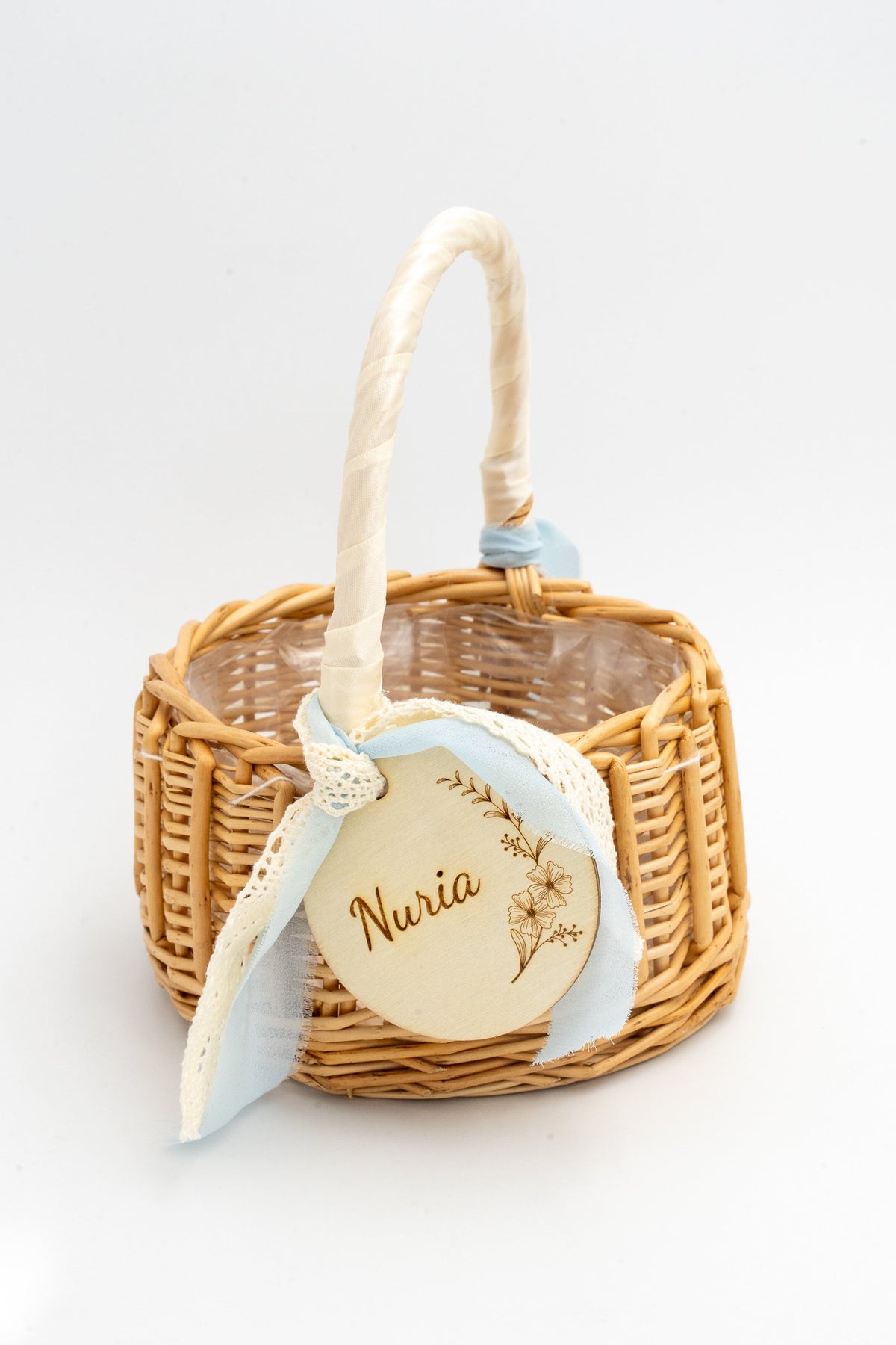 Panier de la Fête-Dieu avec anse recouverte et ruban décoratif bleu en dentelle