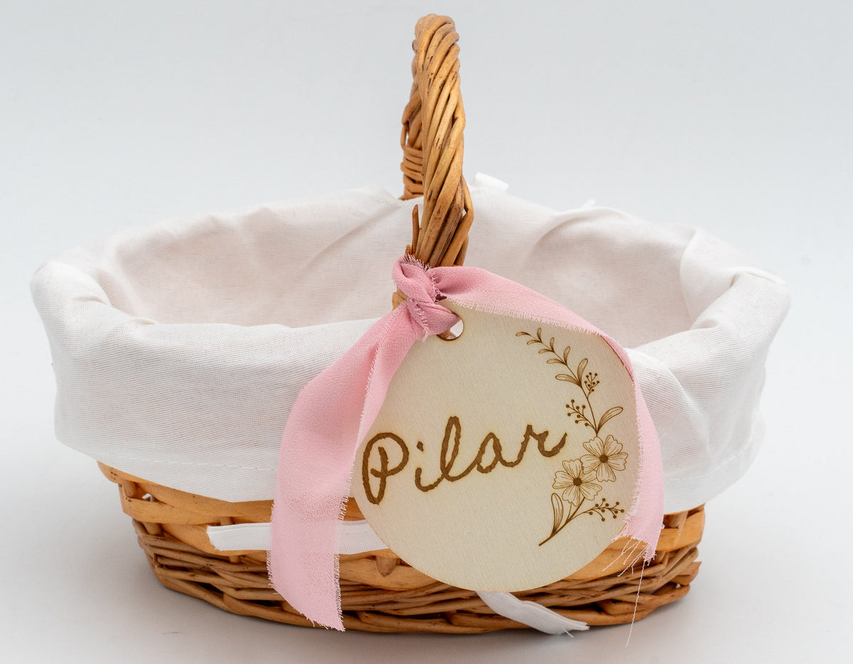 Panier avec doublure blanche, nœud rose et le prénom Pilar