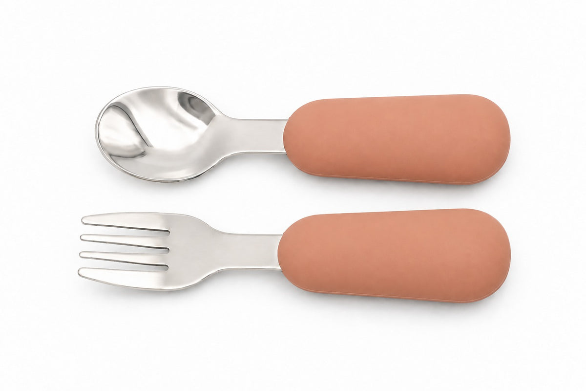 Couverts bébé DME, cuillère et fourchette en silicone couleur argile