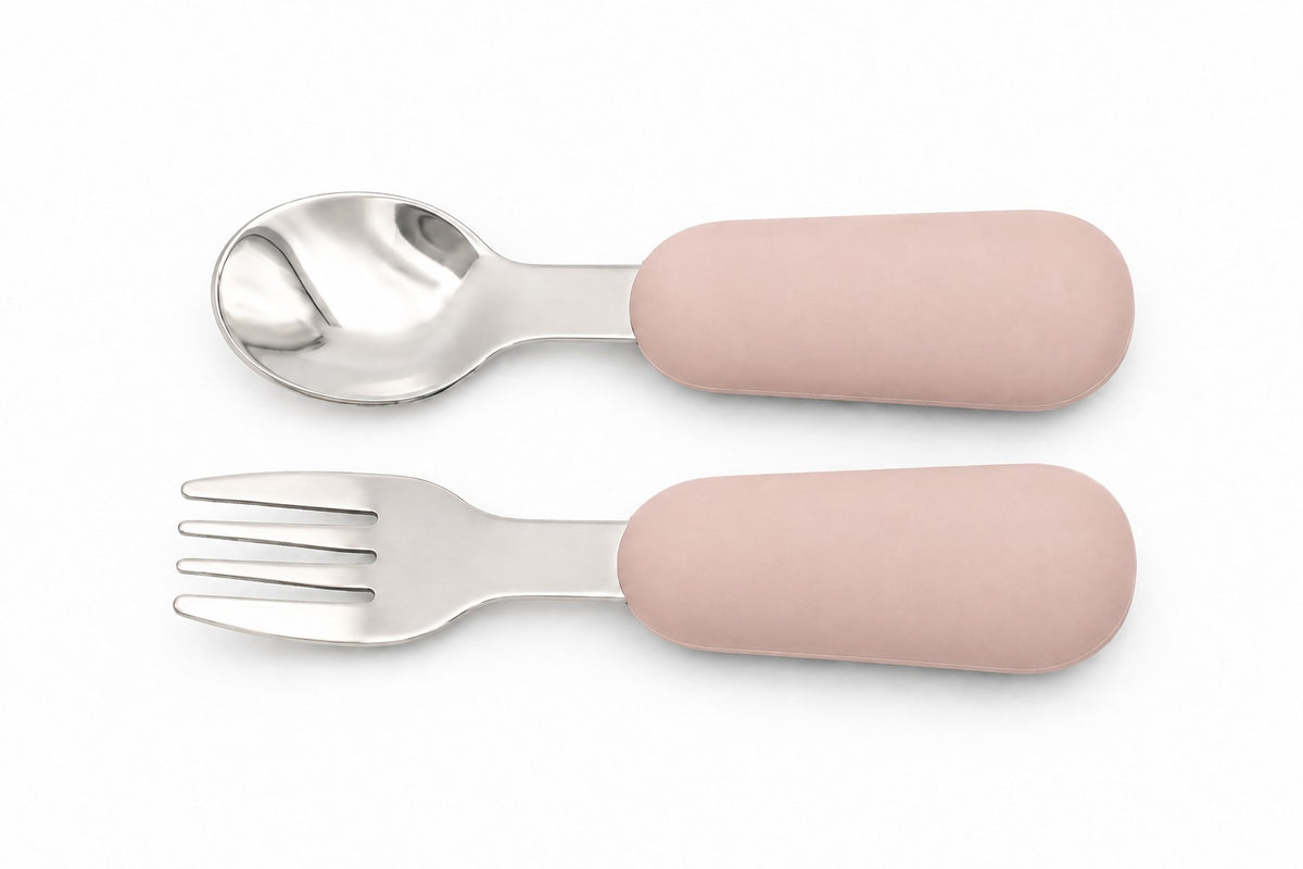 Couverts bébé DME, cuillère et fourchette en silicone couleur rose clair