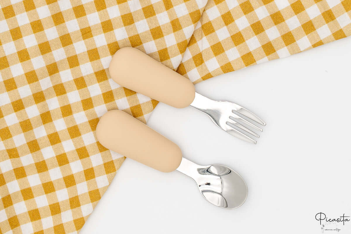 Cubiertos Beige