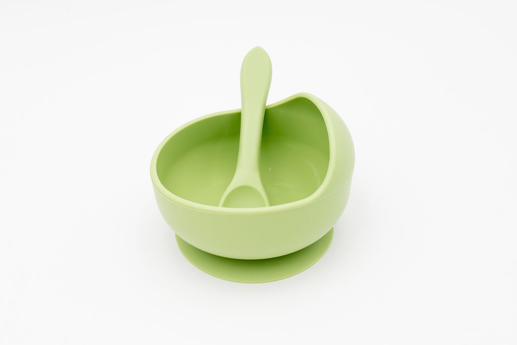 Bol vert en silicone avec ventouse et cuillère assortie
