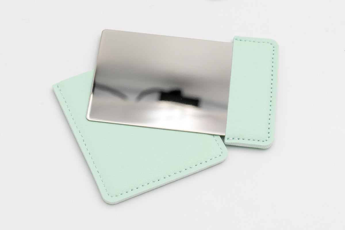Espejo Rectangular de Acero y Cuero PU