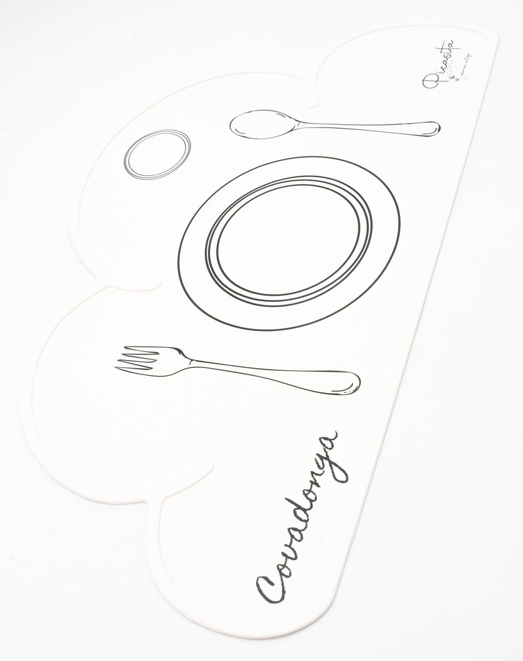 Set de table nuage blanc avec le prénom Covadonga et des dessins d’assiette, verre et couverts