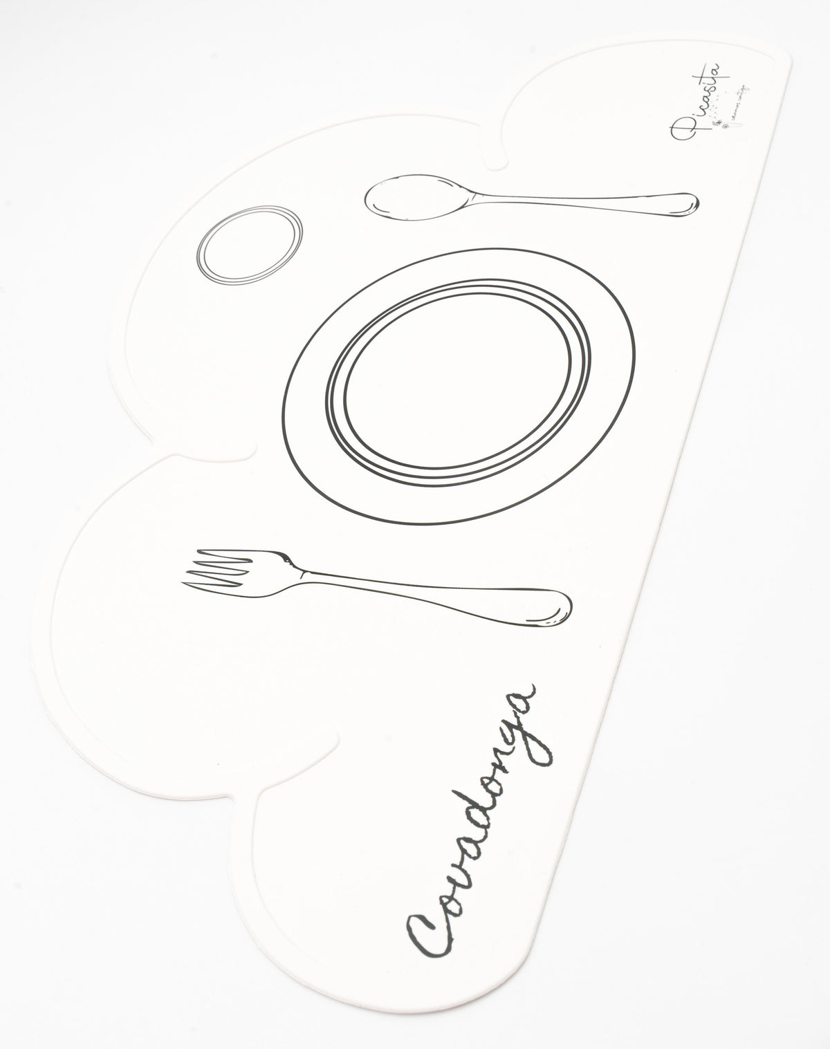 Set de table nuage blanc avec le prénom Covadonga et des dessins d’assiette, verre et couverts