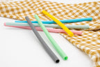 Détail de pailles droites en silicone de plusieurs couleurs