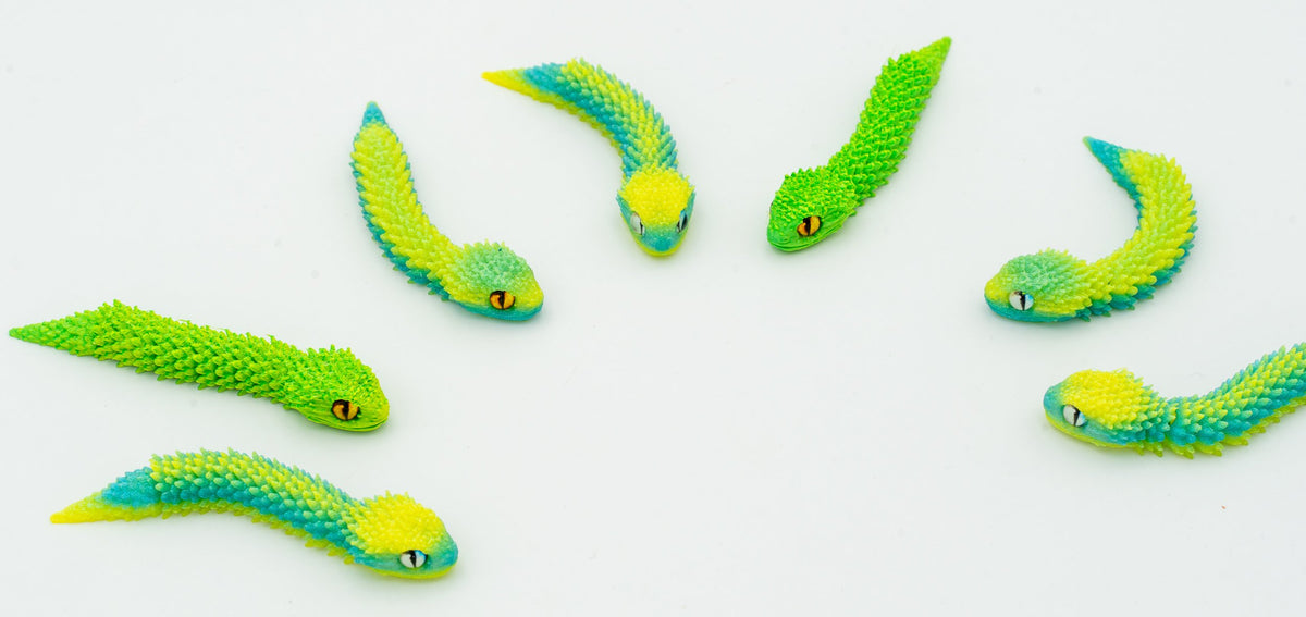 Serpents 3D articulés en dégradé vert et jaune