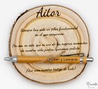 Image d’une plaque en bois personnalisée pour témoin de mariage.