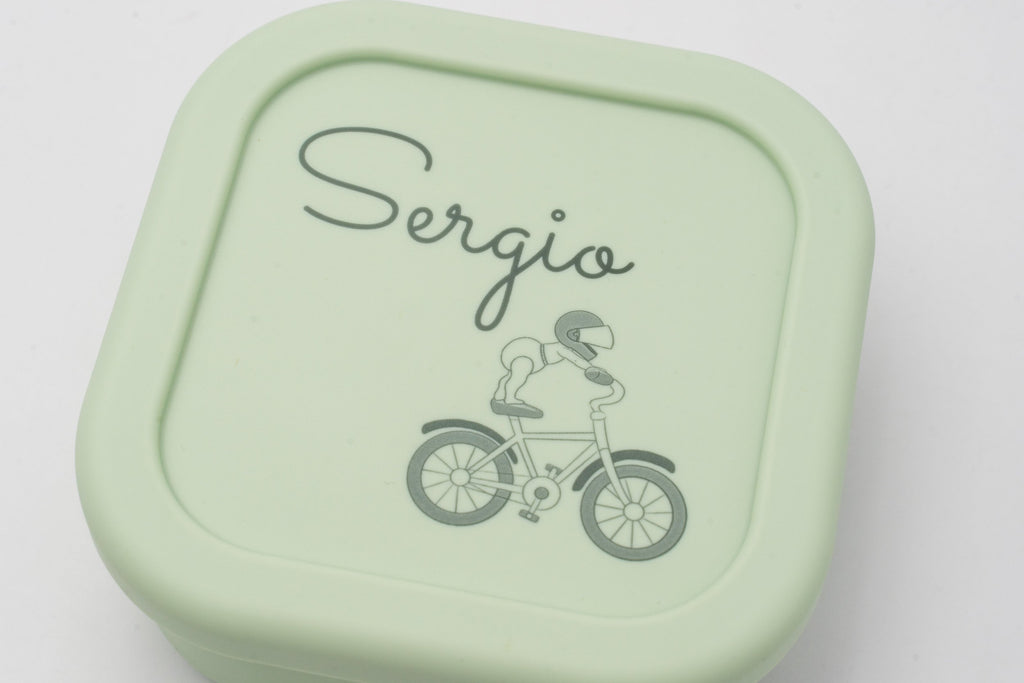 Tupper mediano verde claro personalizado con nombre y bicicleta