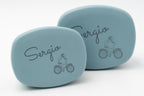 Couvercles bleu-gris avec prénoms et vélos